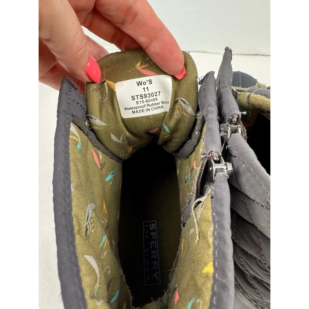 Sperry Saltwater Quilted Duck Boots Navy‎ Blue Ankle Rain Boots Womens Size 8.5